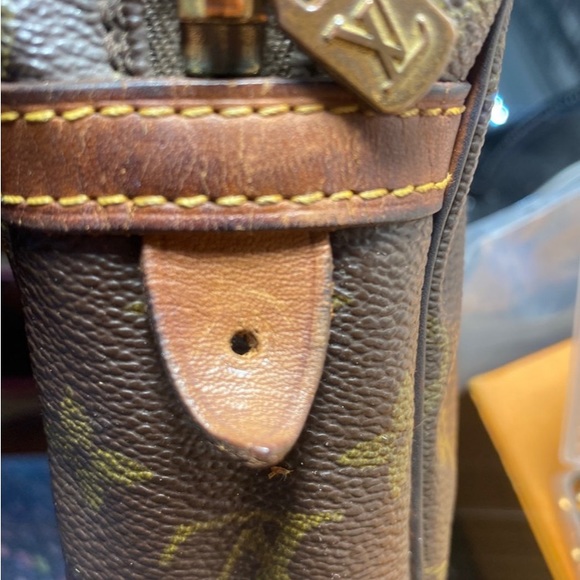 Authentic Louis Vuitton Monogram Compiegne Bag - Picture 11 of 17